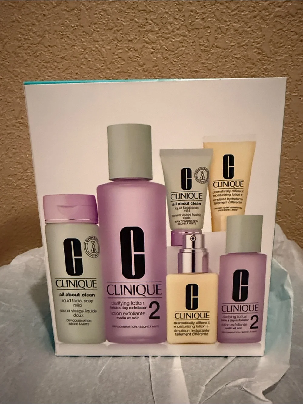 NWT Clinique Great Skin Everywhere- Skin Type 1, 2.. Never unpacked. 6 piece kit